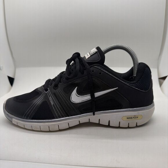 Nike Move Fit  Black Women's Sz 7 Black Flywire Running Shoes - Picture 9 of 12